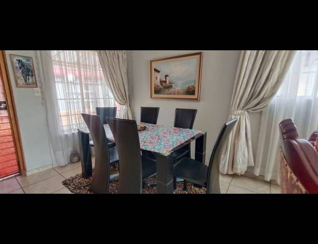 2 BEDROOM TOWNHOUSE FOR SALE IN SUNAIR PARK